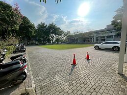 Zhida Craft Service Guest House