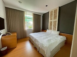 Zhida Craft Service Guest House