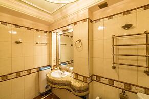 Lakshmi Apartment Great Classic