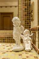 Lakshmi Apartment Great Classic