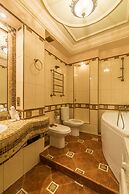 Lakshmi Apartment Great Classic