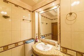 Lakshmi Apartment Great Classic