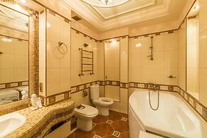 Lakshmi Apartment Great Classic