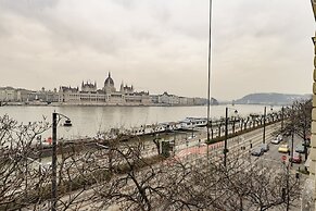 Pelicanstay in Buda Historical District