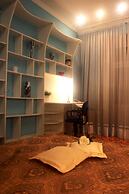 Lakshmi Bol'shaya Sadovya