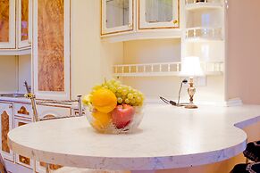 Lakshmi Bol'shaya Sadovya