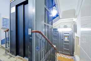 Lakshmi Bol'shaya Sadovya