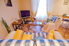 Lakshmi Bol'shaya Sadovya