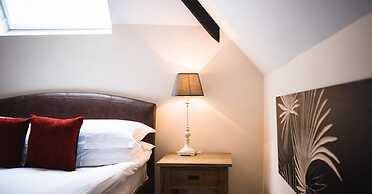 Romneys Apartments and Suites