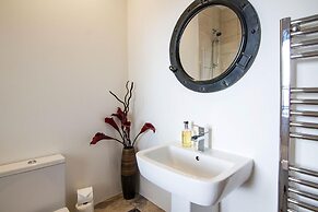 Romneys Apartments and Suites