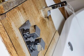 Romneys Apartments and Suites