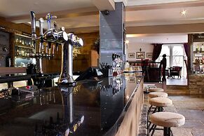 Romneys Apartments and Suites