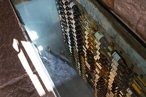 Romneys Apartments and Suites