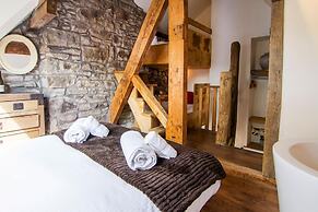 Romneys Apartments and Suites