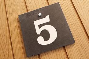 Romneys Apartments and Suites