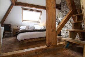 Romneys Apartments and Suites