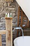 Romneys Apartments and Suites