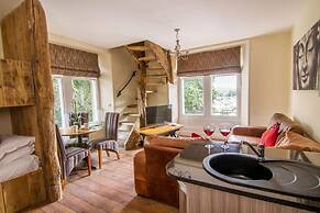 Romneys Apartments and Suites