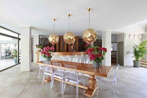 Sun City Apartments & Hotel