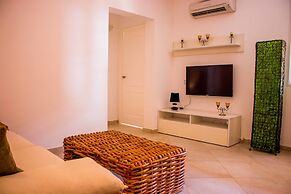 Antonio Sousa Beach 2 Bedroom Apartment