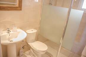 Antonio Sousa Beach 3 Bedroom Apartment