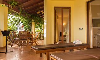 AJP Holidays - Porto Antigo 2 Beachfront Apartment