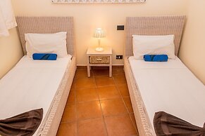 AJP Holidays - Porto Antigo 2 Beachfront Apartment