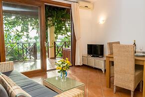 AJP Holidays - Porto Antigo 2 Beachfront Apartment