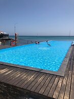 AJP Holidays - Porto Antigo 2 Beachfront Apartment