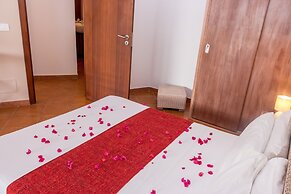 AJP Holidays - Porto Antigo 2 Beachfront Apartment