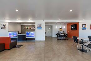 Studio 6 Bryan, TX - University Area