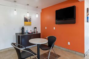 Studio 6 Bryan, TX - University Area