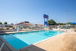 Studio 6 Bryan, TX - University Area