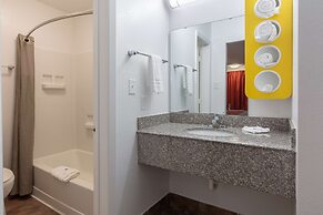 Studio 6 Bryan, TX - University Area