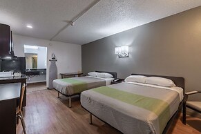 Studio 6 Bryan, TX - University Area