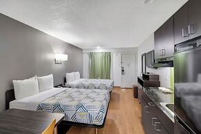 Studio 6 Bryan, TX - University Area