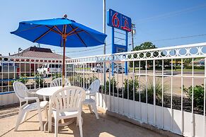 Studio 6 Bryan, TX - University Area