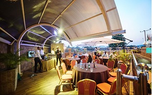 Corinthia Villa Hotel