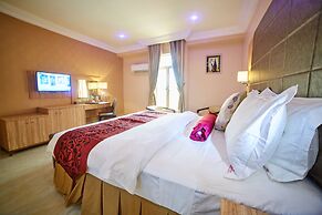 Corinthia Villa Hotel