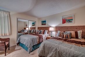 Crescent Sands on Crescent Beach by Condo-World