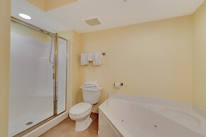 Malibu Pointe by Condo-World