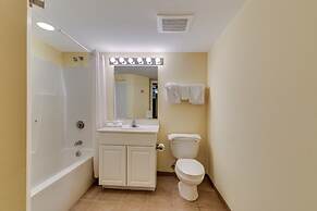 Malibu Pointe by Condo-World