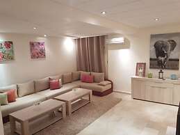 Spacious Apartment Downtown