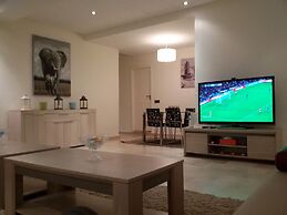 Spacious Apartment Downtown