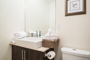 QuickStay - Premium 2bdrm Downtown Condo
