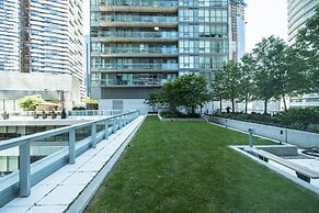 QuickStay - Premium 2bdrm Downtown Condo