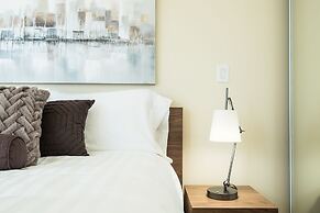 QuickStay - Premium 2bdrm Downtown Condo