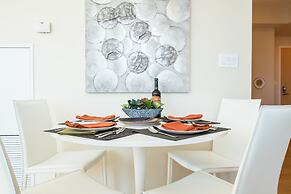 QuickStay - Premium 2bdrm Downtown Condo