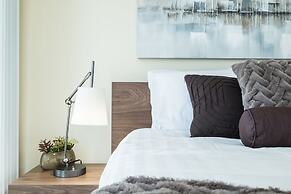 QuickStay - Premium 2bdrm Downtown Condo