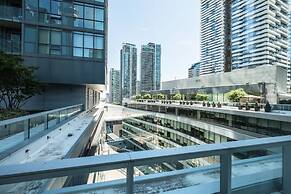 QuickStay - Premium 2bdrm Downtown Condo